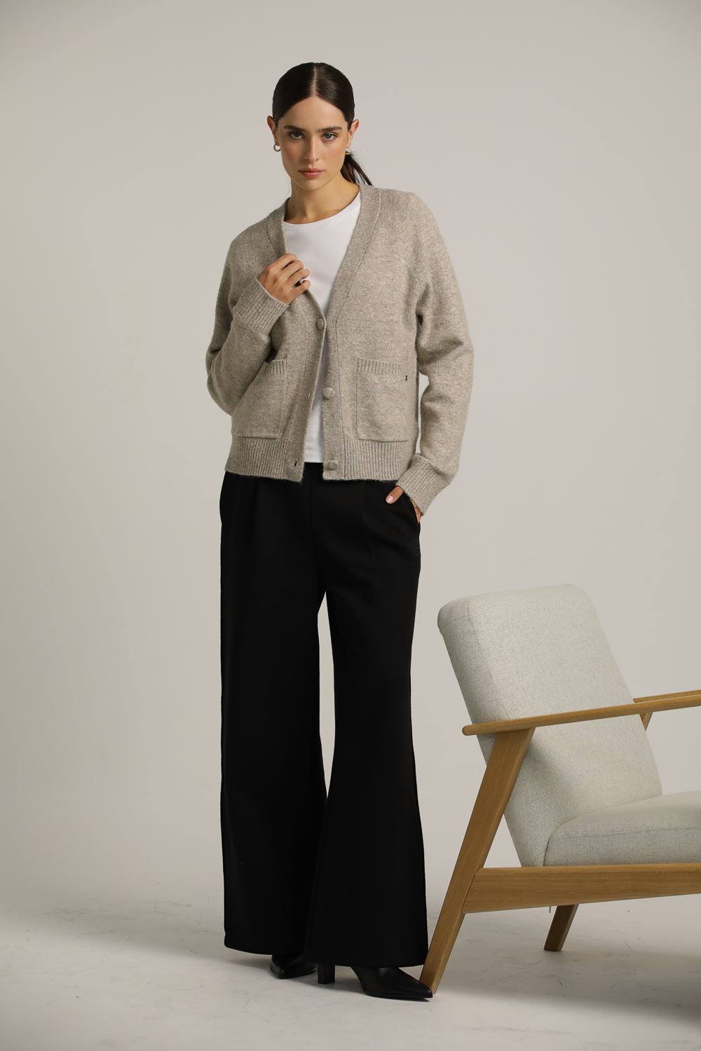 קרדיגן במרקם צמרי עם מפתח וי | קנת קול