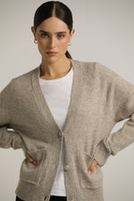 קרדיגן במרקם צמרי עם מפתח וי | קנת קול