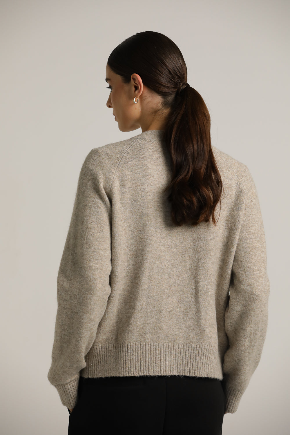 קרדיגן במרקם צמרי עם מפתח וי | קנת קול