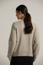 קרדיגן במרקם צמרי עם מפתח וי | קנת קול