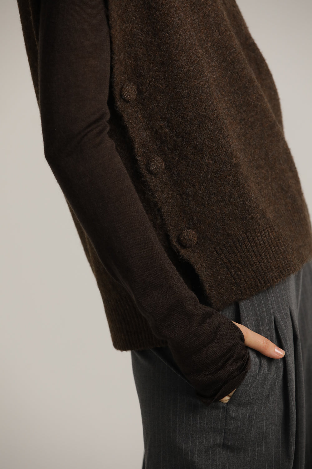 ווסט סרוג וינטג' עם כפתורים בצד | קנת קול