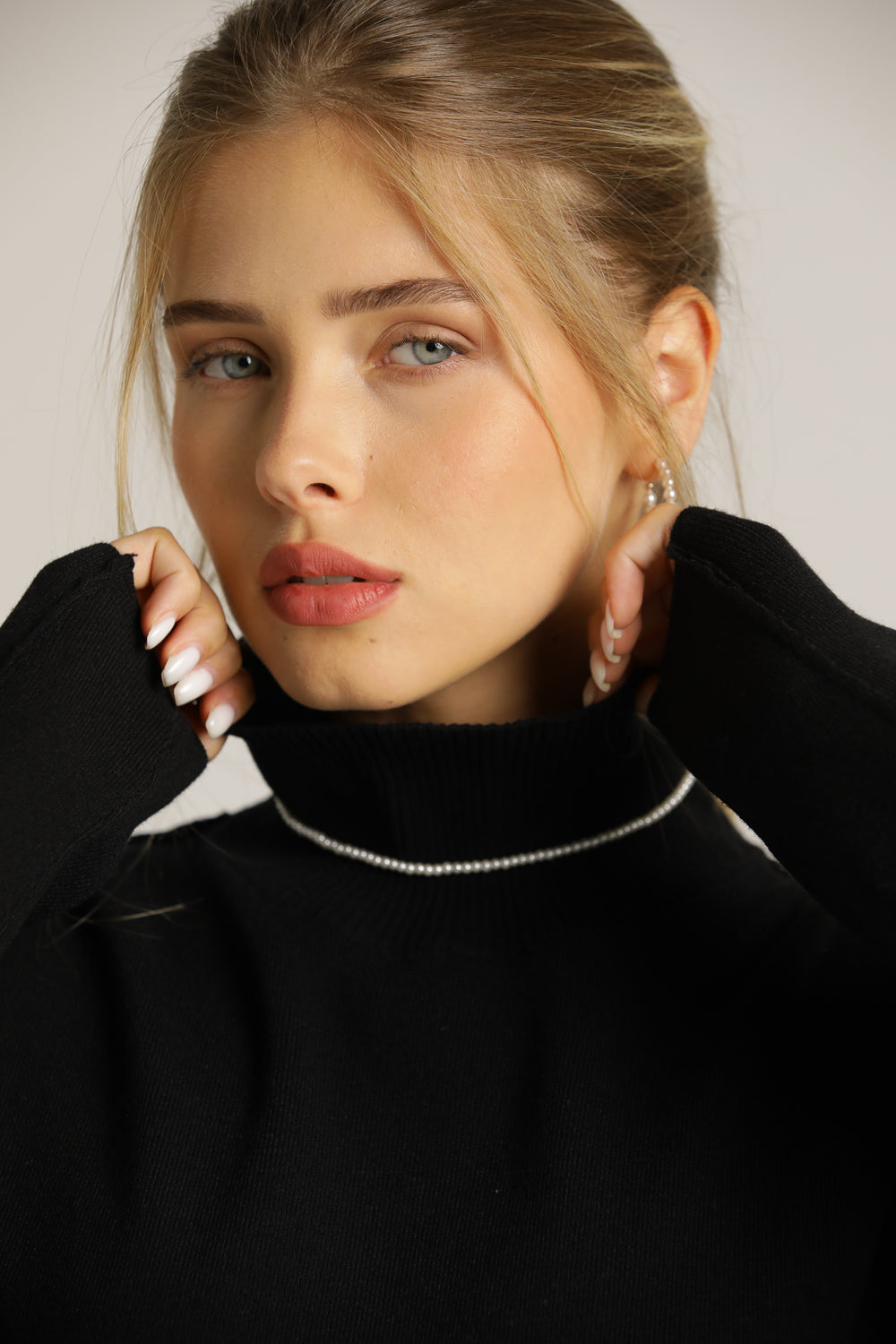 סריג גולף בגזרה קצרה עם שרוולים ארוכים | קנת קול