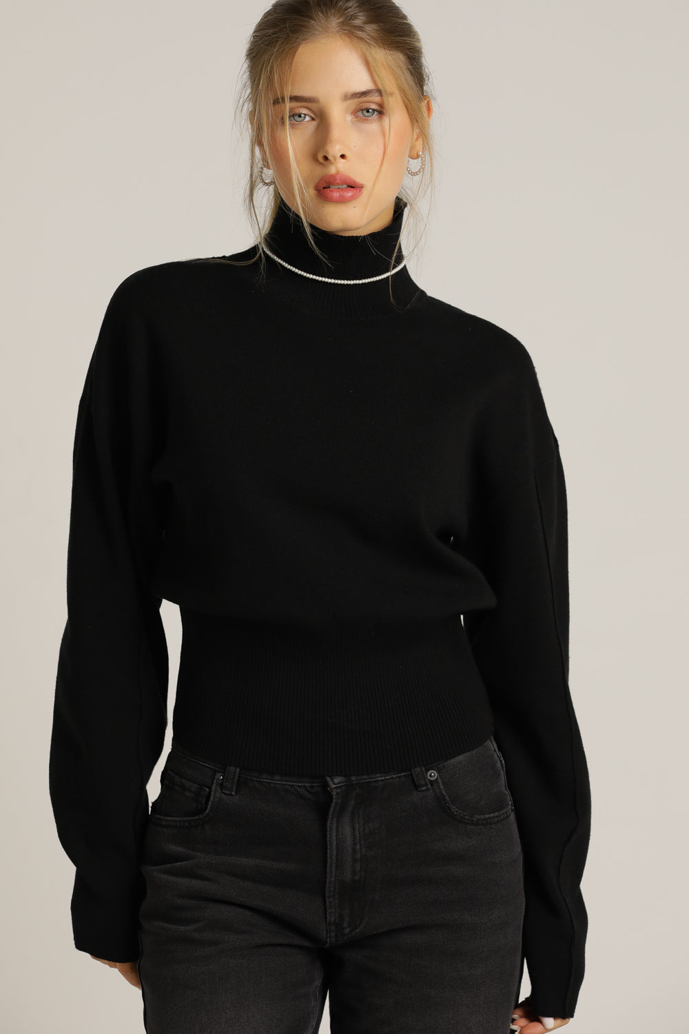 סריג גולף בגזרה קצרה עם שרוולים ארוכים | קנת קול