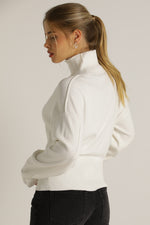 סריג גולף בגזרה קצרה עם שרוולים ארוכים | קנת קול