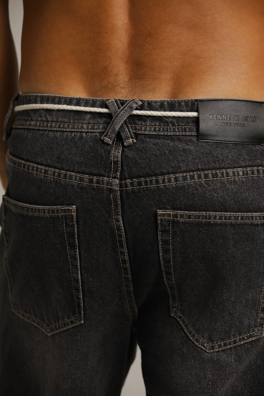 ג'ינס במראה שטוף בגזרה רחבה | קנת קול