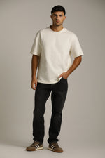 מכנסי ג'ינס במראה שטוף ובגיזרה ישרה | קנת קול