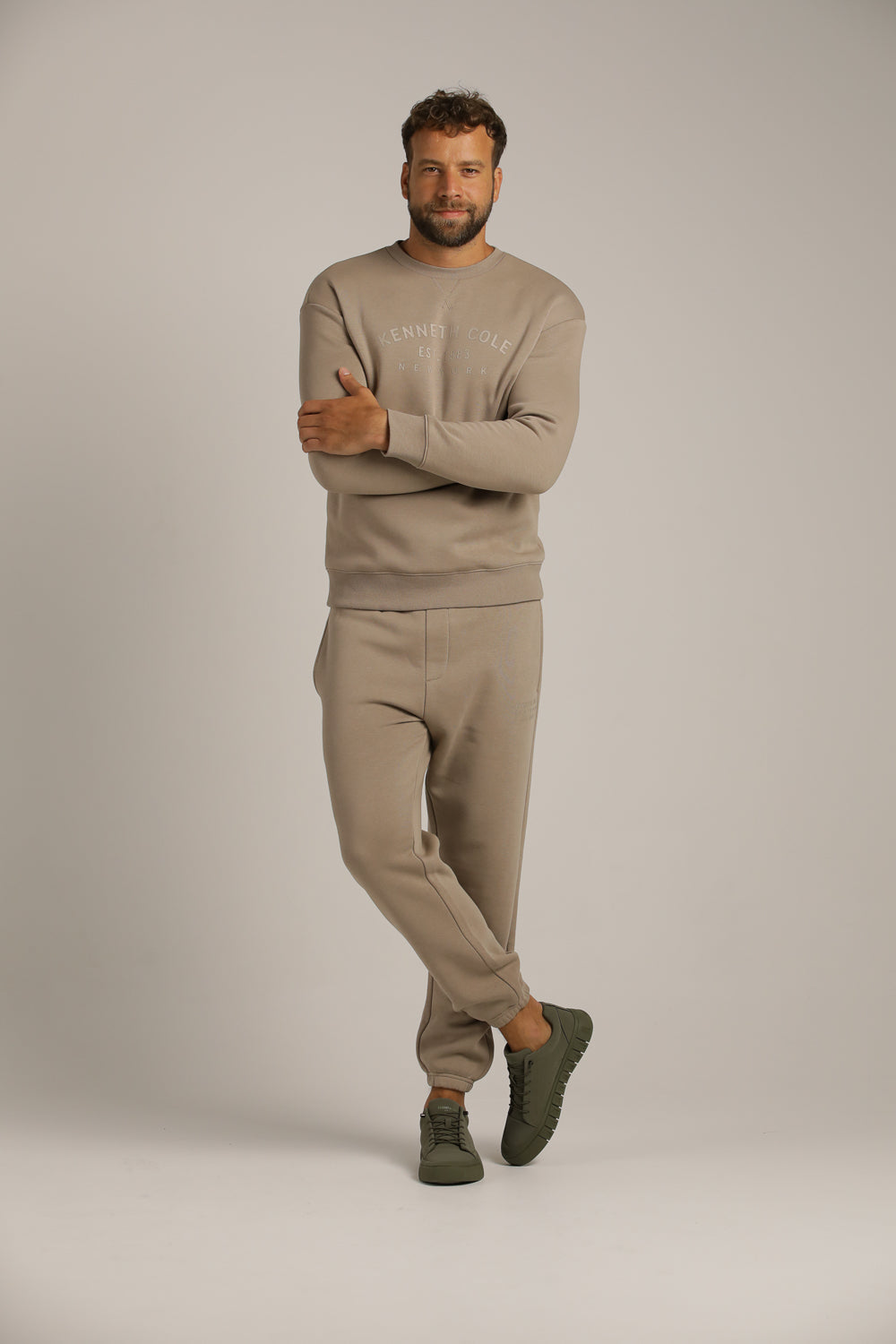 סווטשירט עם מפתח צוואר עגול | קנת קול