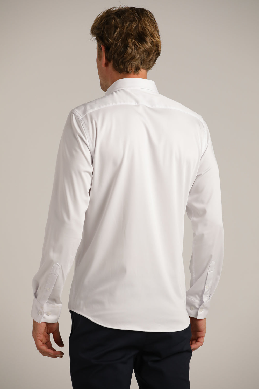 חולצה מכופתרת בגזרת סלים | קנת קול