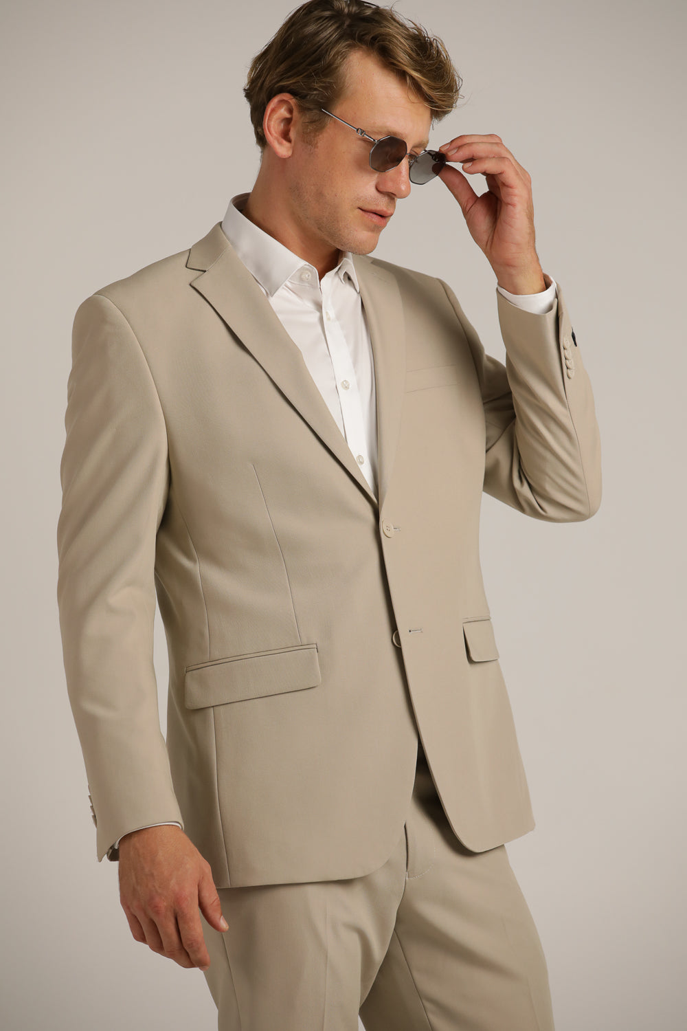 בלייזר בגזרה מחויטת | קנת קול