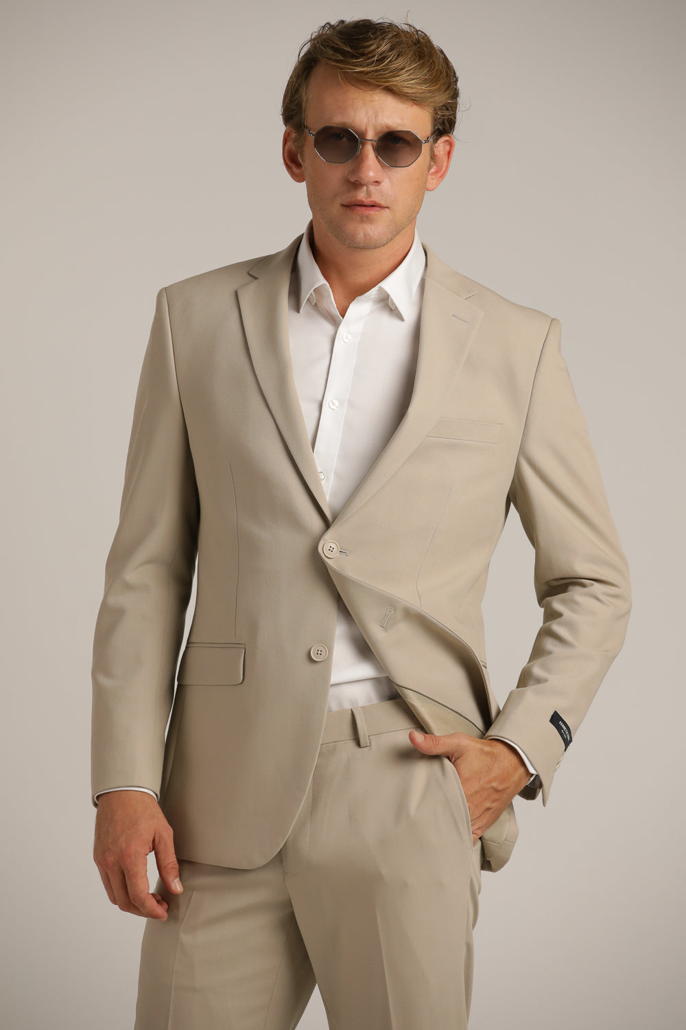 בלייזר בגזרה מחויטת | קנת קול