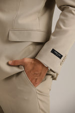 בלייזר בגזרה מחויטת | קנת קול