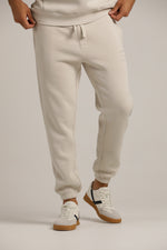 מכנסיים ארוכים עם הדפס לוגו לגברים | קנת קול