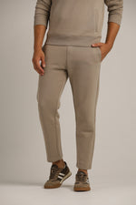 מכנסי טרנינג בגזרה ישרה | קנת קול