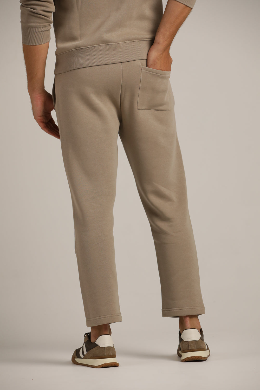 מכנסי טרנינג בגזרה ישרה | קנת קול