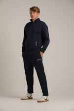 מכנסי טרנינג בגזרה ישרה | קנת קול