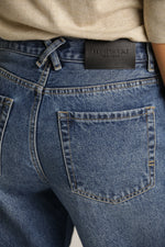 מכנסי ג'ינס בגזרת סטרייט | קנת קול