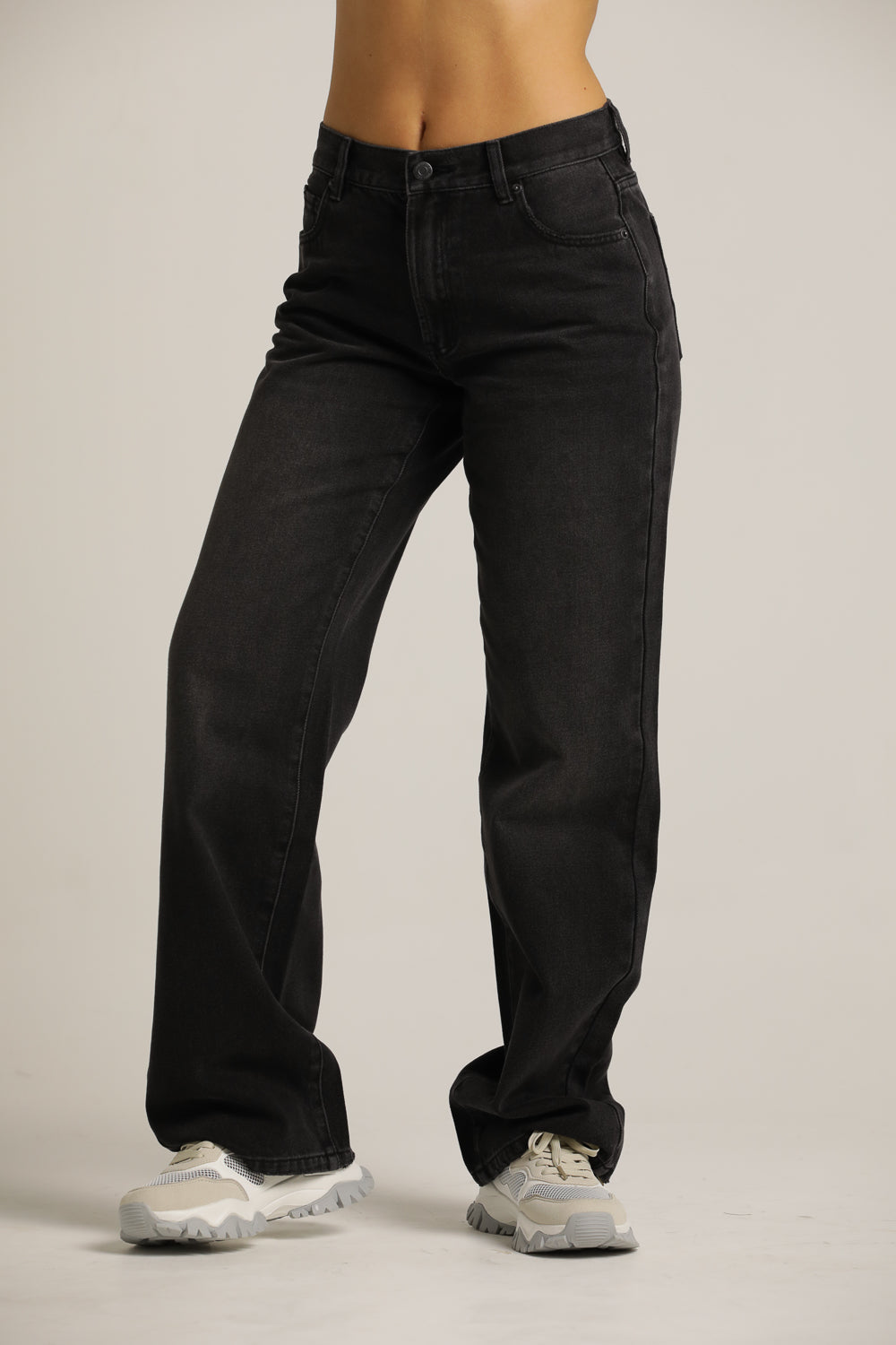 מכנסי ג'ינס בגזרת סטרייט | קנת קול