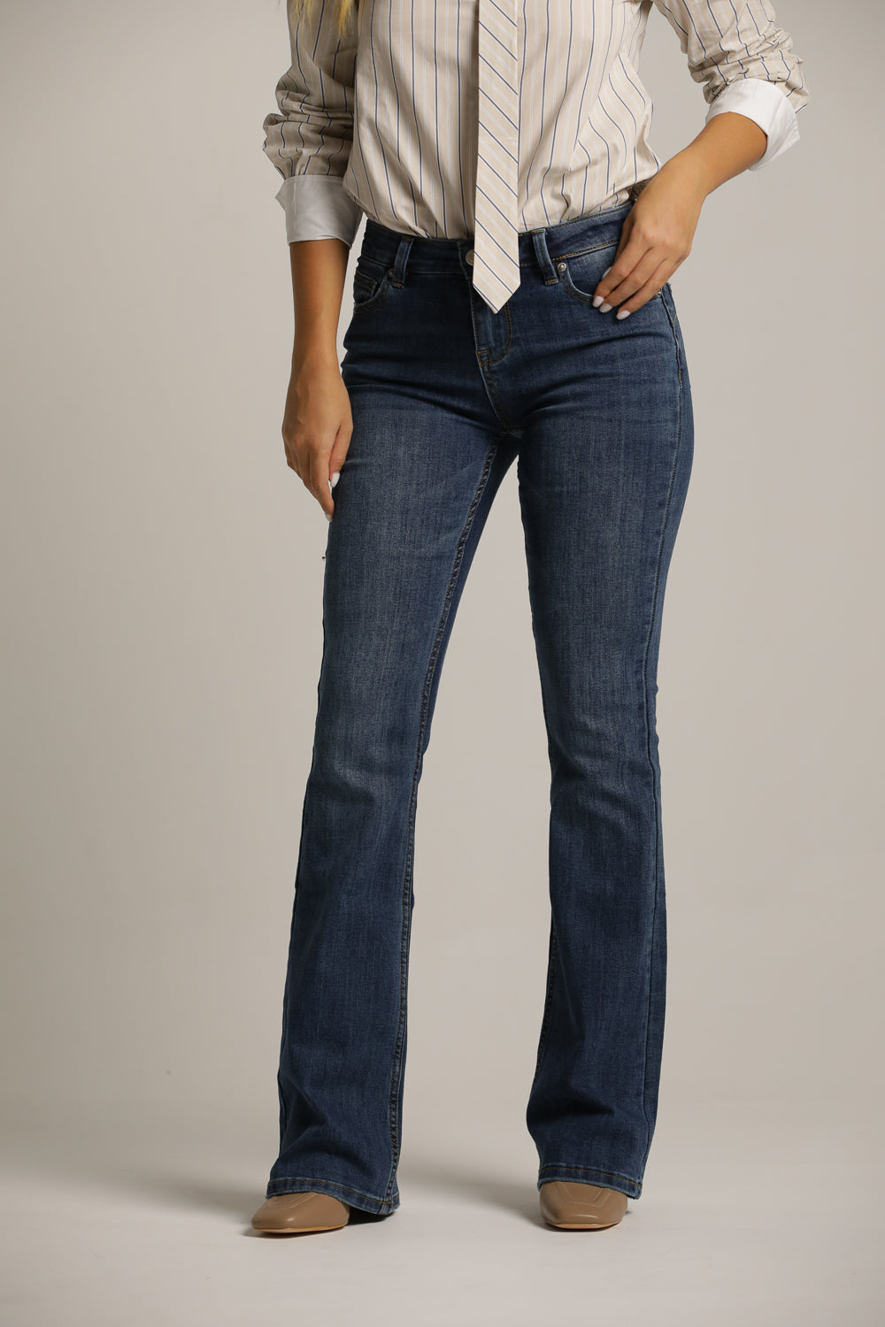 מכנסי ג'ינס בגזרת בוטקאט | קנת קול