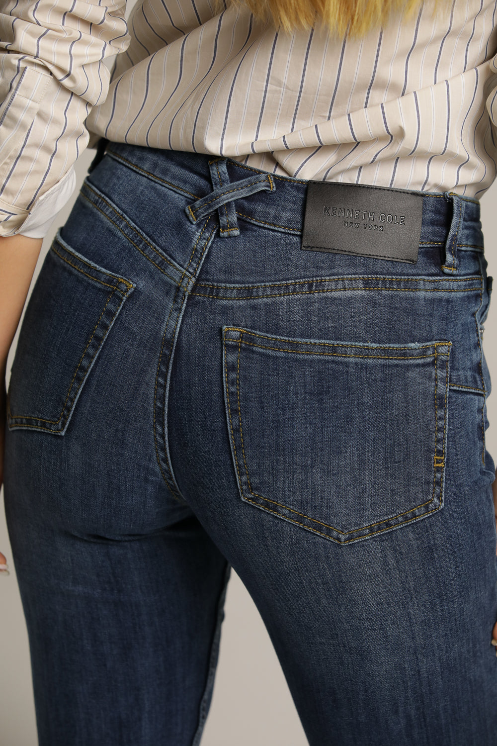 מכנסי ג'ינס בגזרת בוטקאט | קנת קול