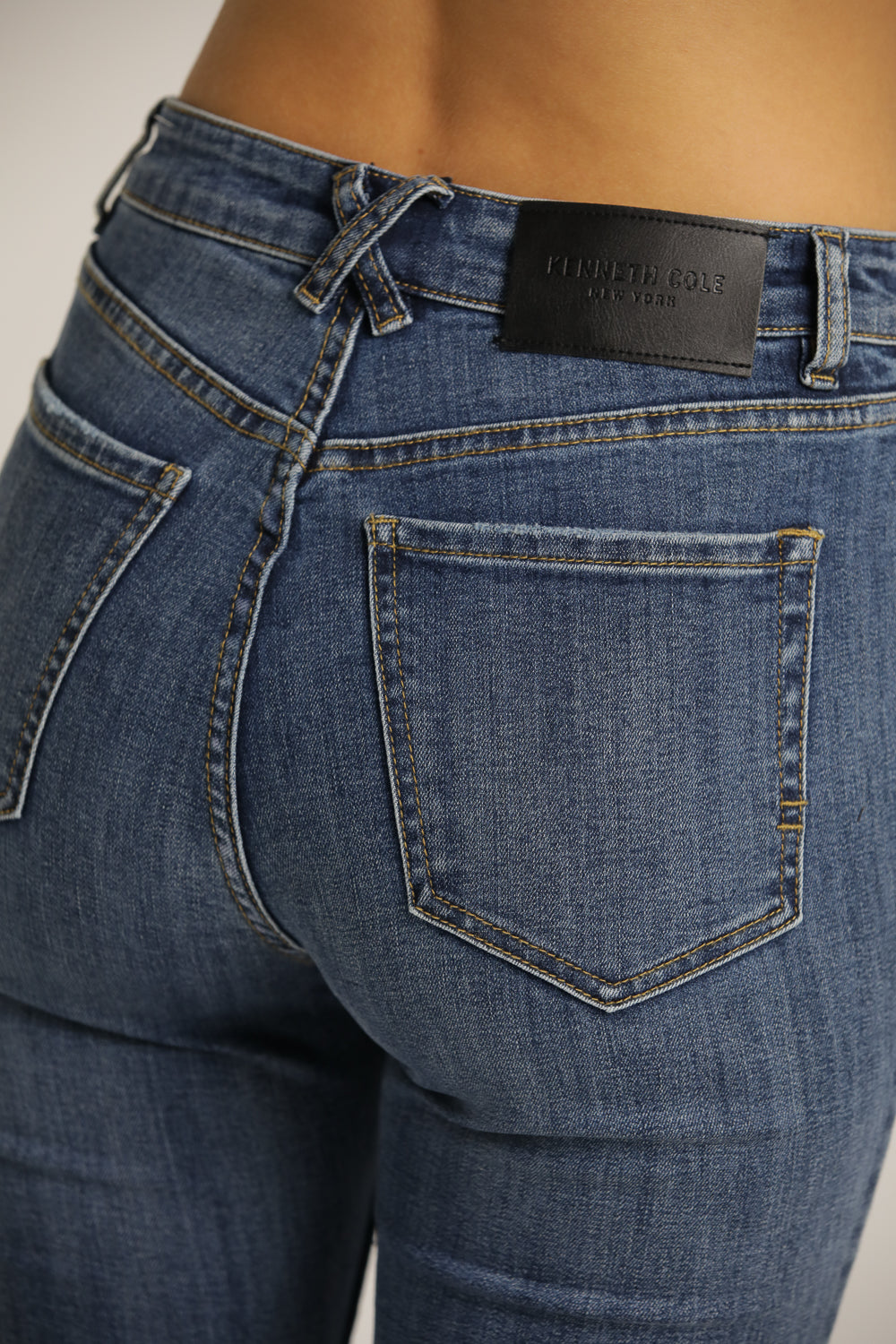 מכנסי ג'ינס בגזרת סקיני | קנת קול