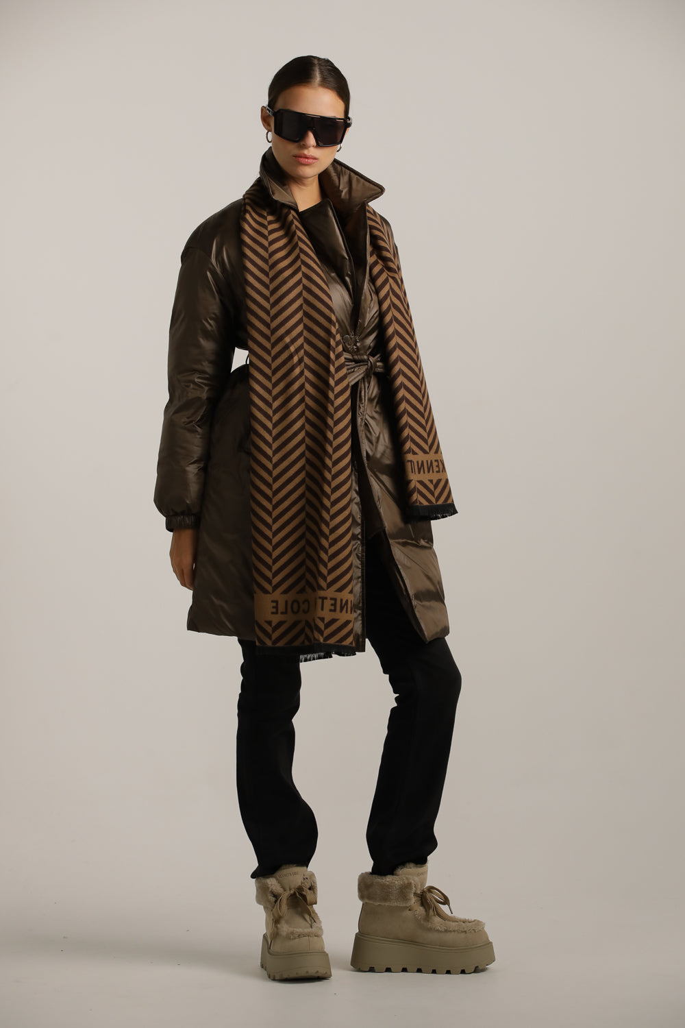 צעיף חורפי עם הדפס ממותג | קנת קול