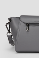 תיק צד אלגנטי עם רצועה מתכווננת | קנת קול 