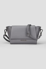 תיק צד אלגנטי עם רצועה מתכווננת | קנת קול 