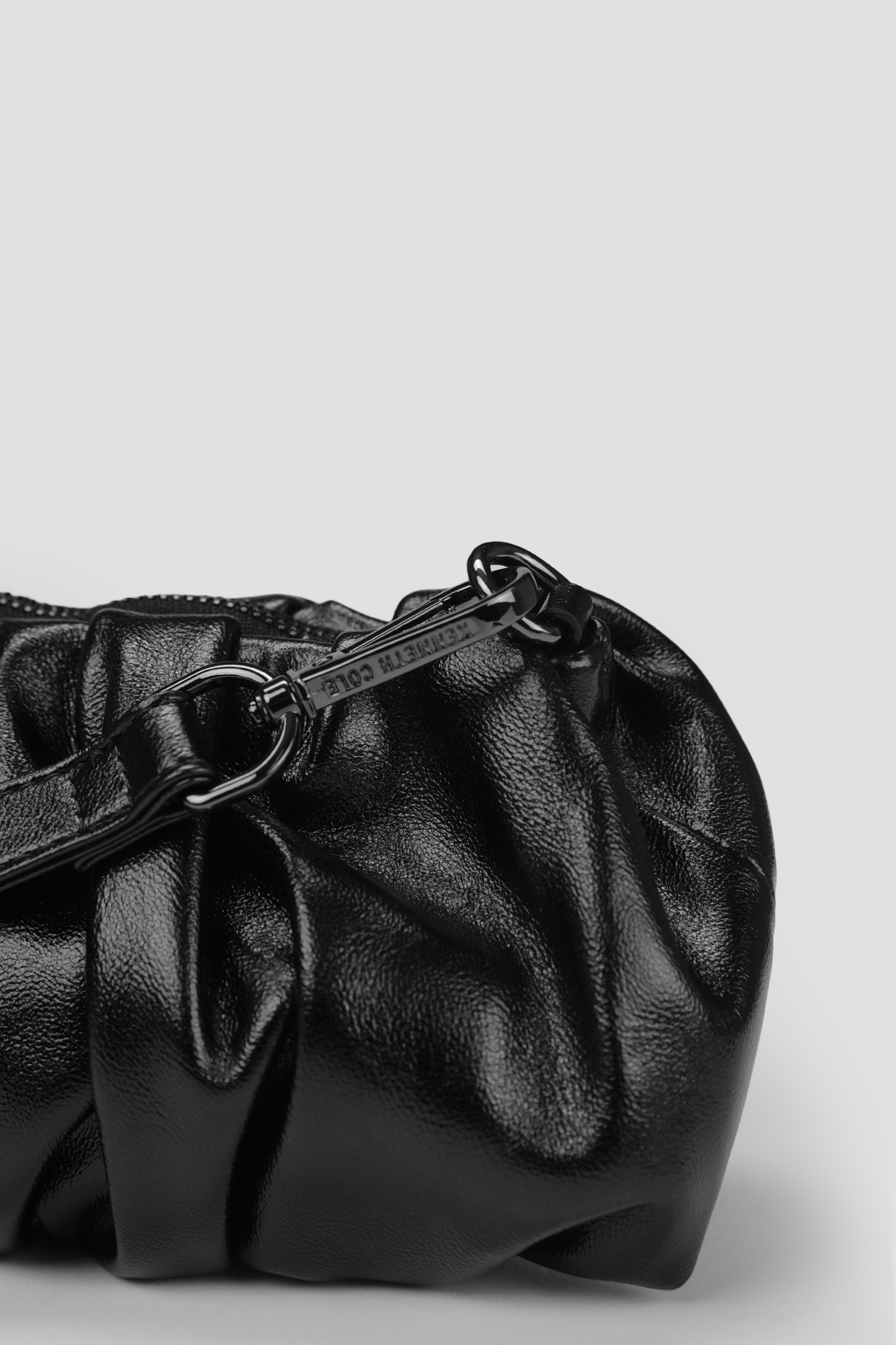 תיק צד אלגנטי בעיצוב כיווצים | קנת קול