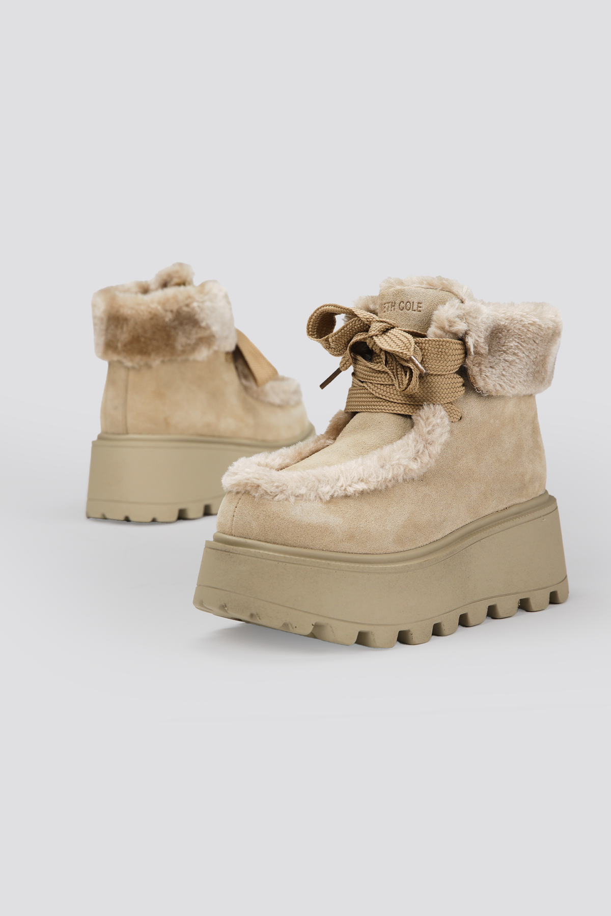 מגפוני פלטפורמה לנשים | קנת קול