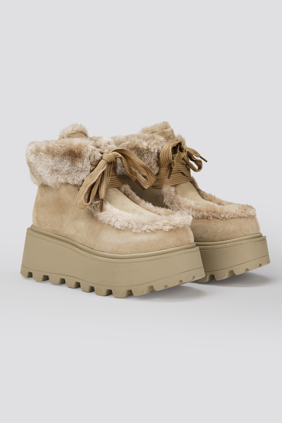 מגפוני פלטפורמה לנשים | קנת קול