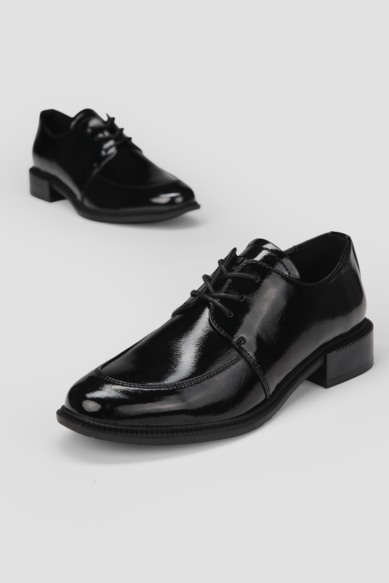 נעלי דרבי בעיצוב אלגנטי | קנת קול