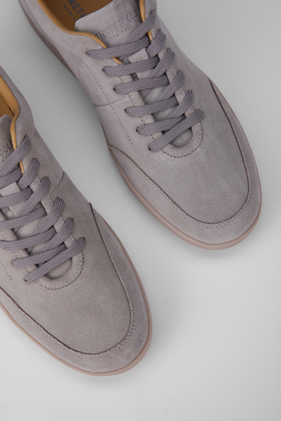 סניקרס זמש בצבע אפור | קנת קול