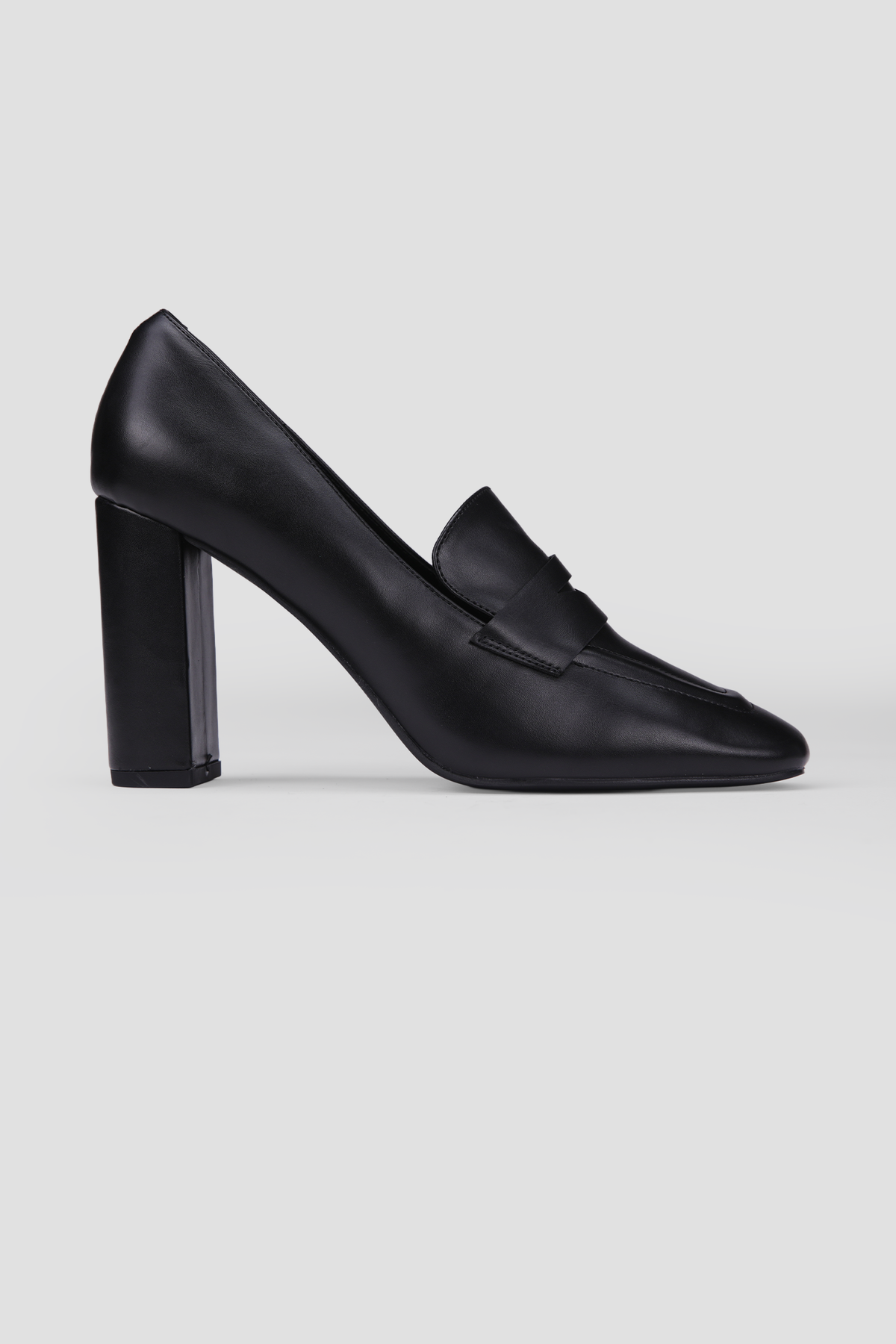 נעלי עקב במראה אלגנטי | קנת קול