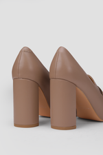 נעלי עקב במראה אלגנטי | קנת קול