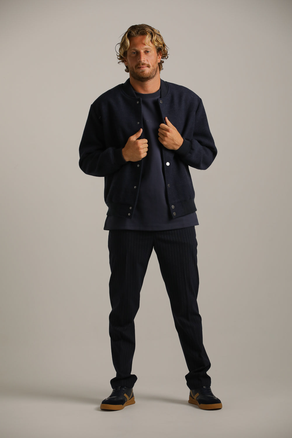 ג'קט בומבר צמרי עם לוגו רקום | קנת קול