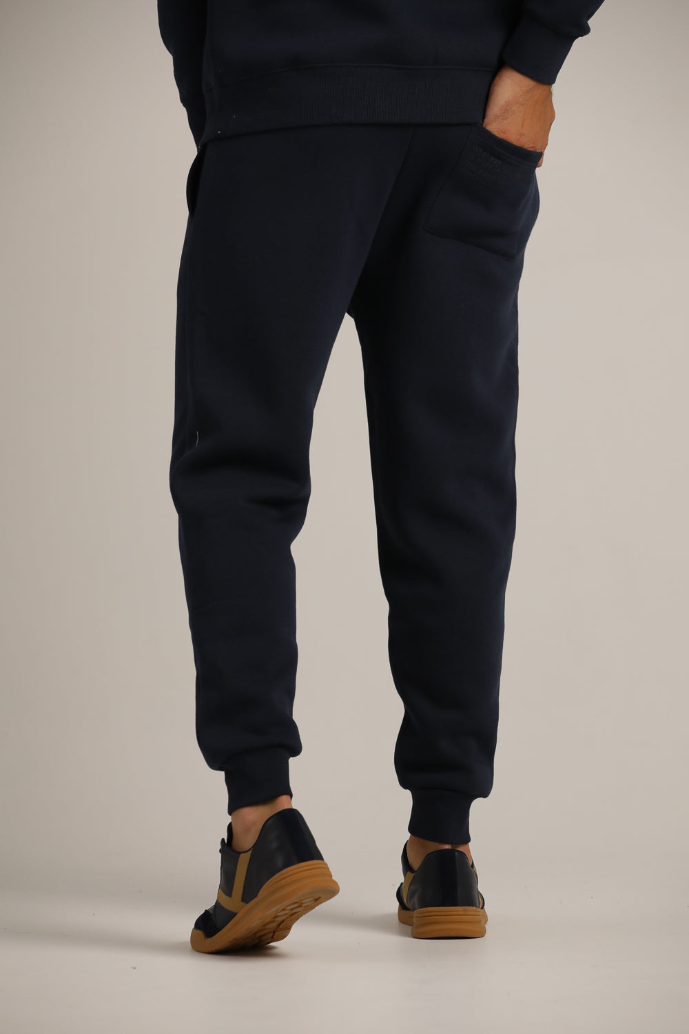 מכנסי טרנינג עם סיומת גומי | קנת קול