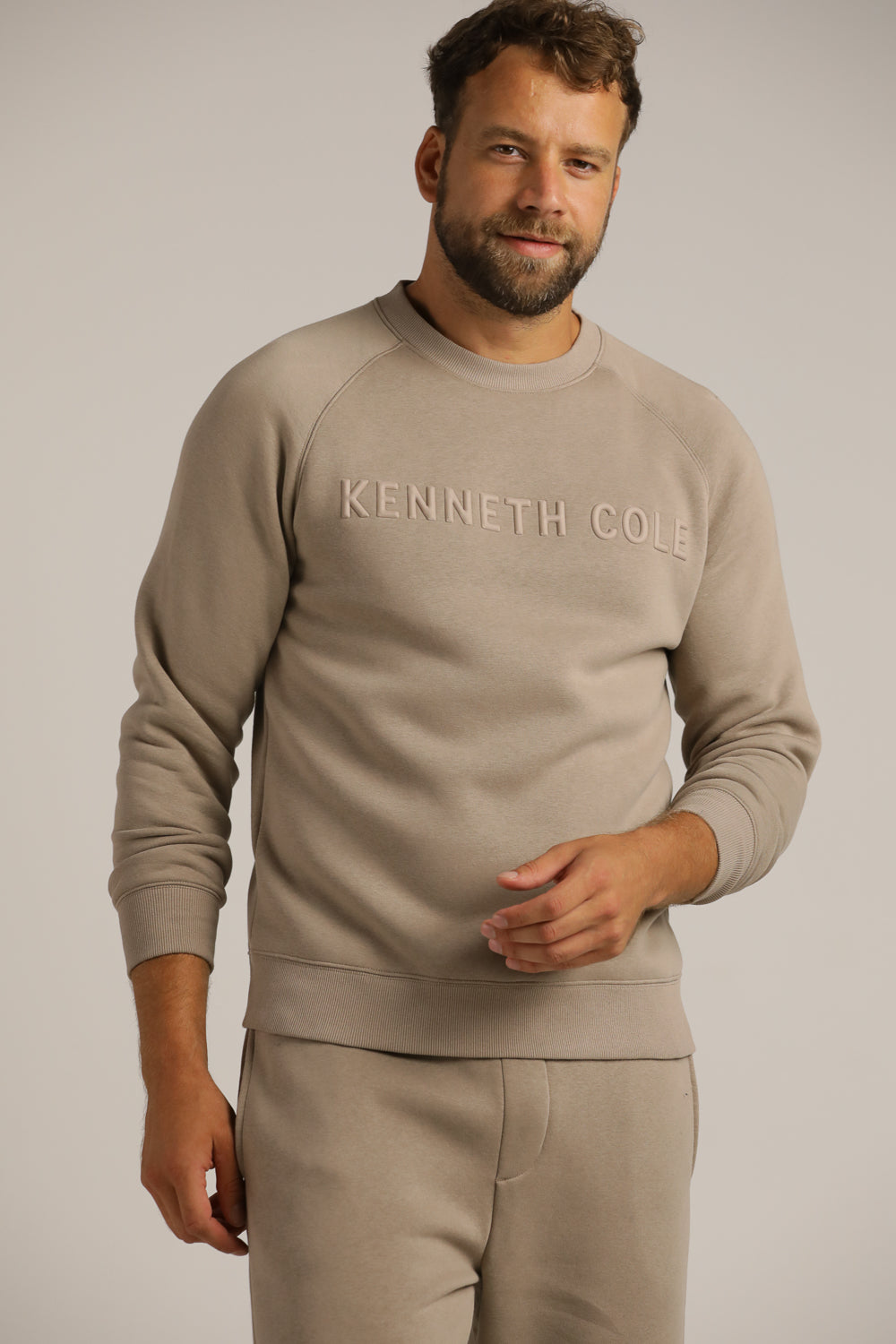 סווטשירט בגזרת רגלן עם לוגו | קנת קול