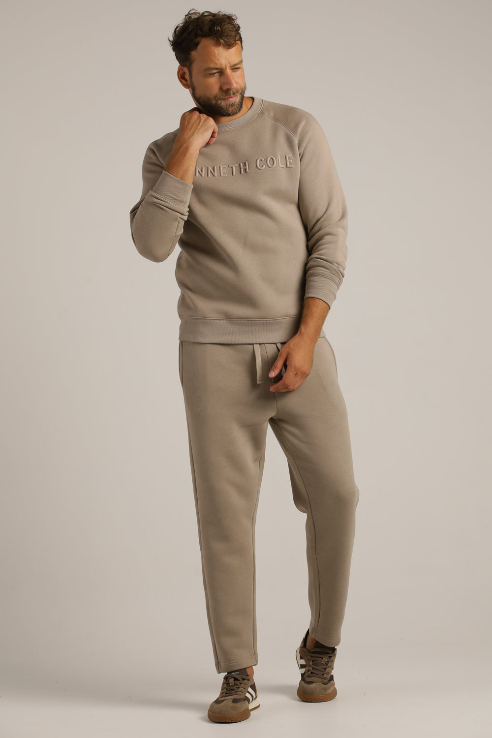 סווטשירט בגזרת רגלן עם לוגו | קנת קול