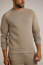 סווטשירט בגזרת רגלן עם לוגו | קנת קול