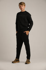 מכנסי טרנינג בגזרה ישרה | קנת קול