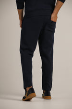 מכנסי טרנינג בגזרה ישרה | קנת קול