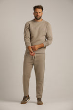 מכנסי טרנינג בגזרה ישרה | קנת קול