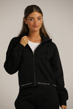 ג'קט עם סיומת גומי ממותגת | קנת קול