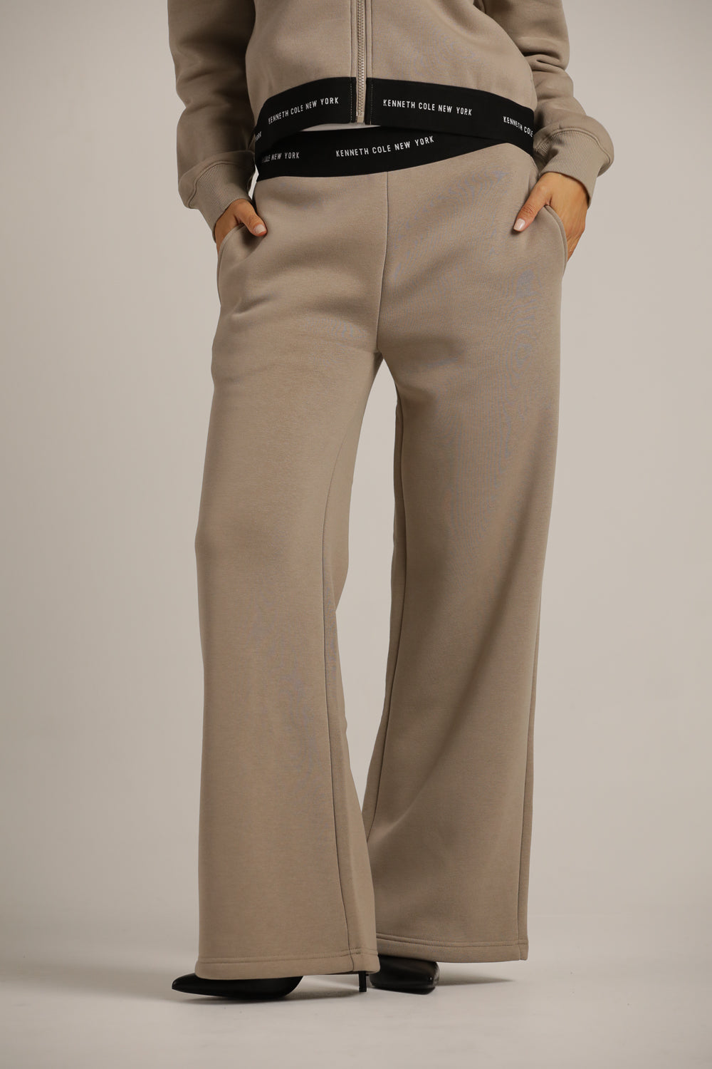 מכנסי טרנינג בגזרה רחבה | קנת קול