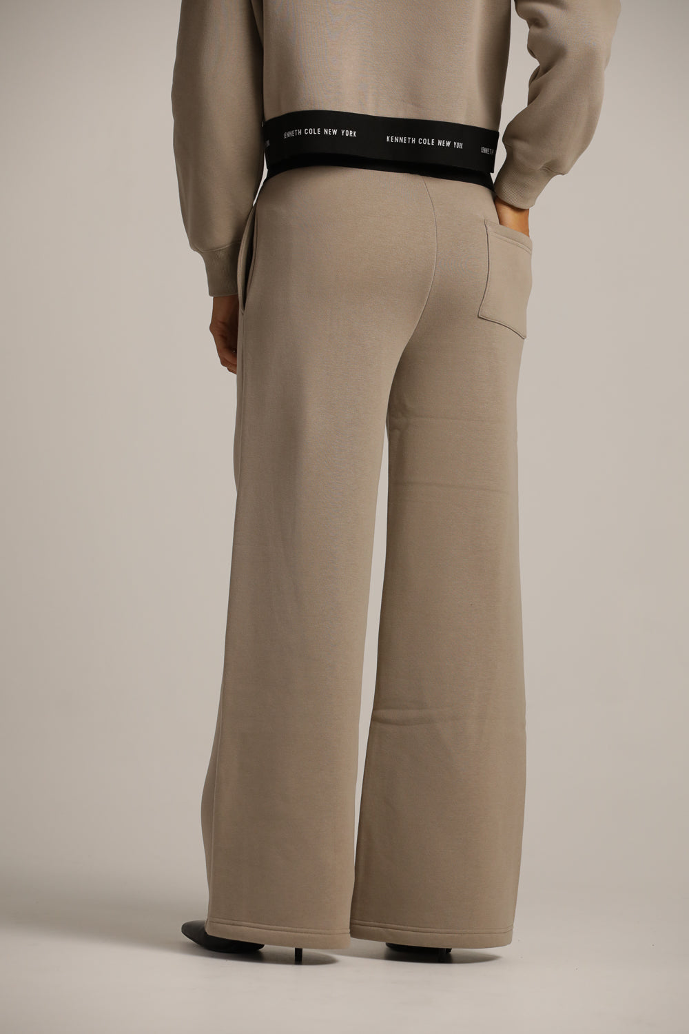 מכנסי טרנינג בגזרה רחבה | קנת קול