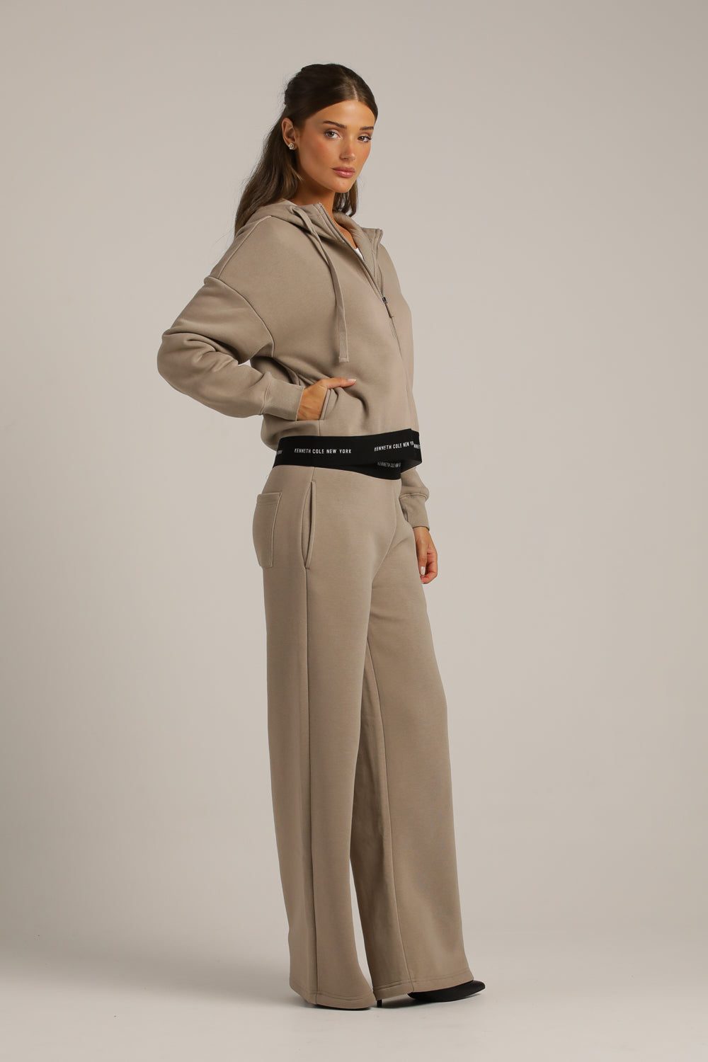 מכנסי טרנינג בגזרה רחבה | קנת קול