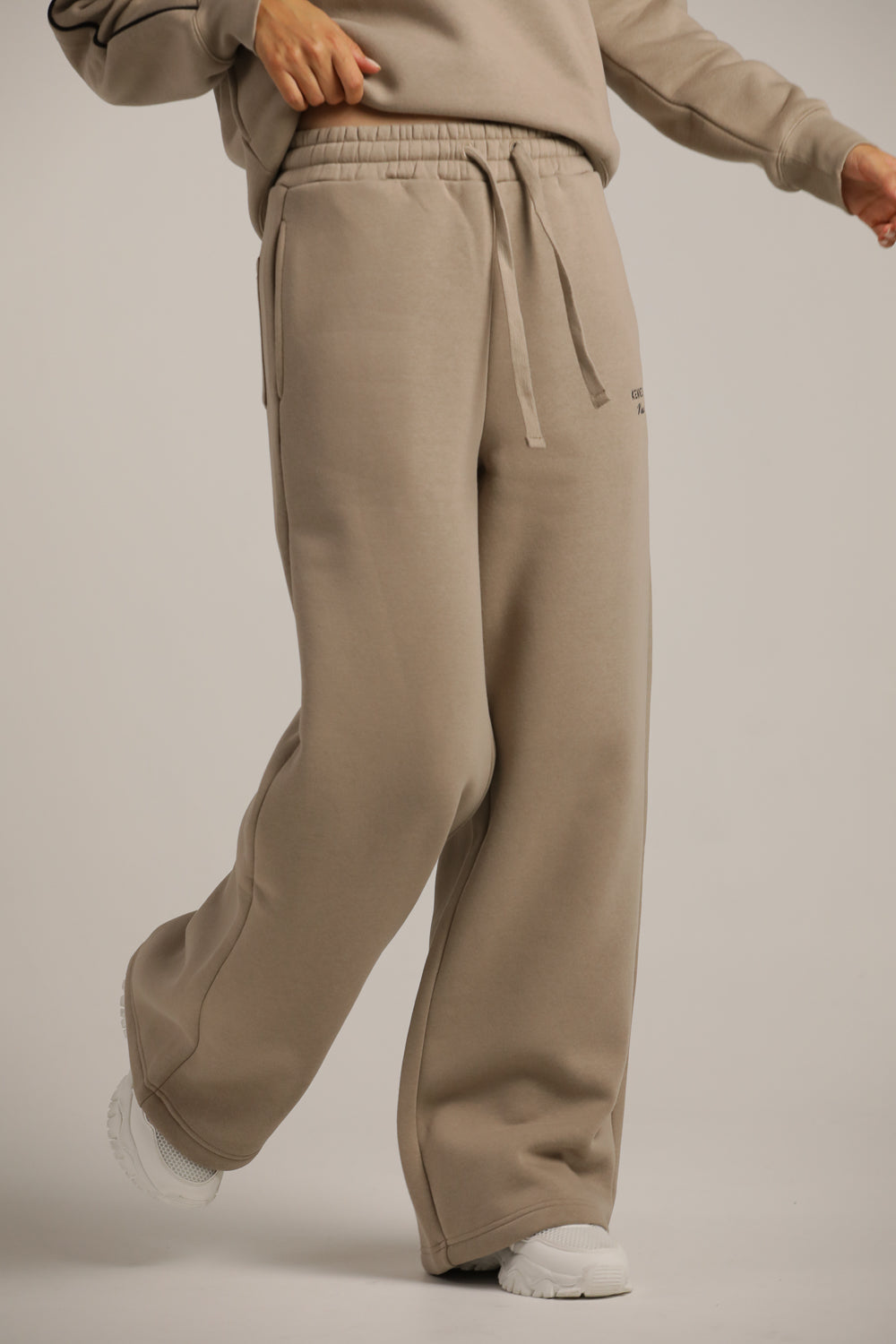 מכנסי טרנינג רחבים | קנת קול