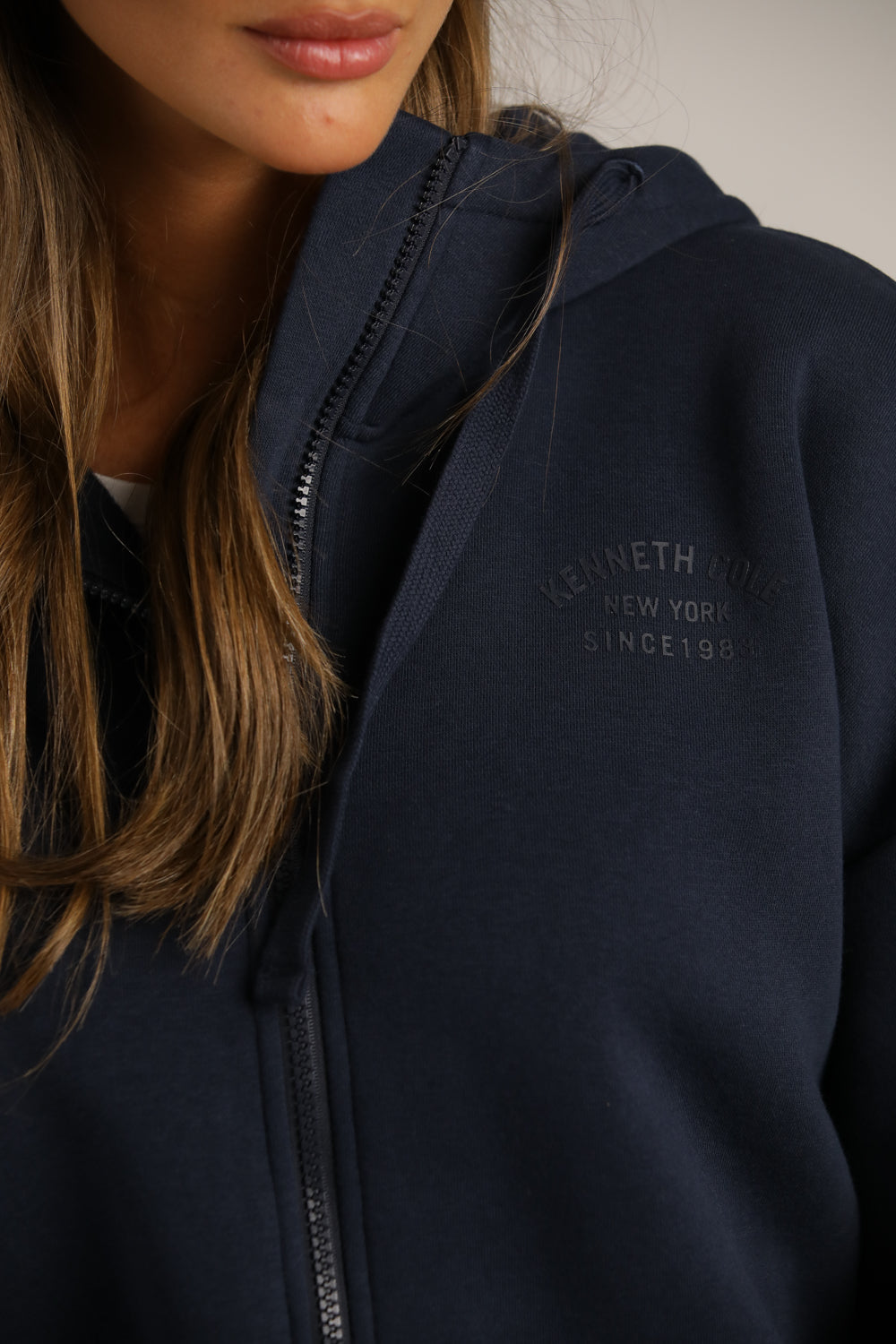 סווטשירט קפוצ'ון בגזרת קרופ | קנת קול