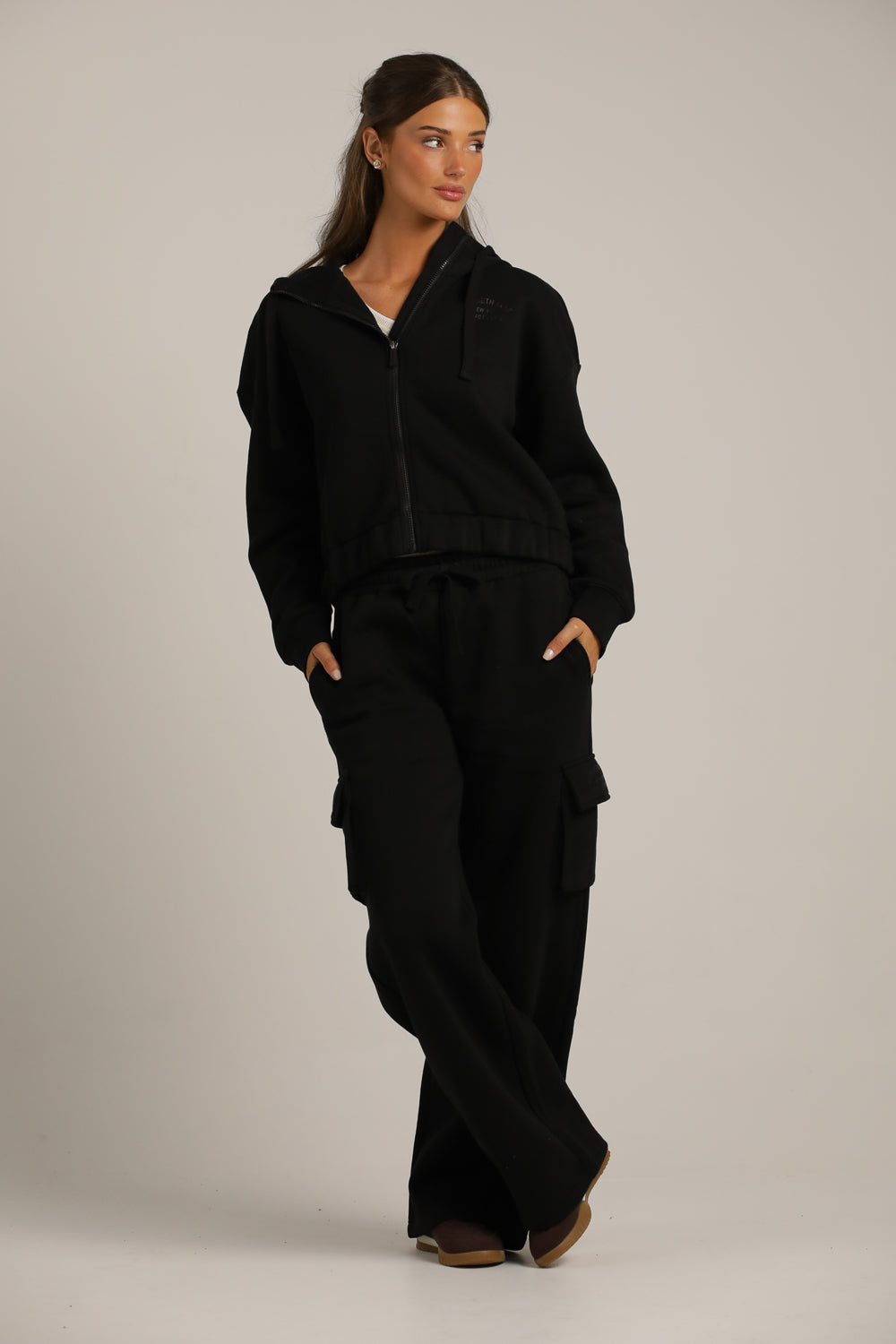 מכנסיים ארוכים עם כיסים בצדדים | קנת קול