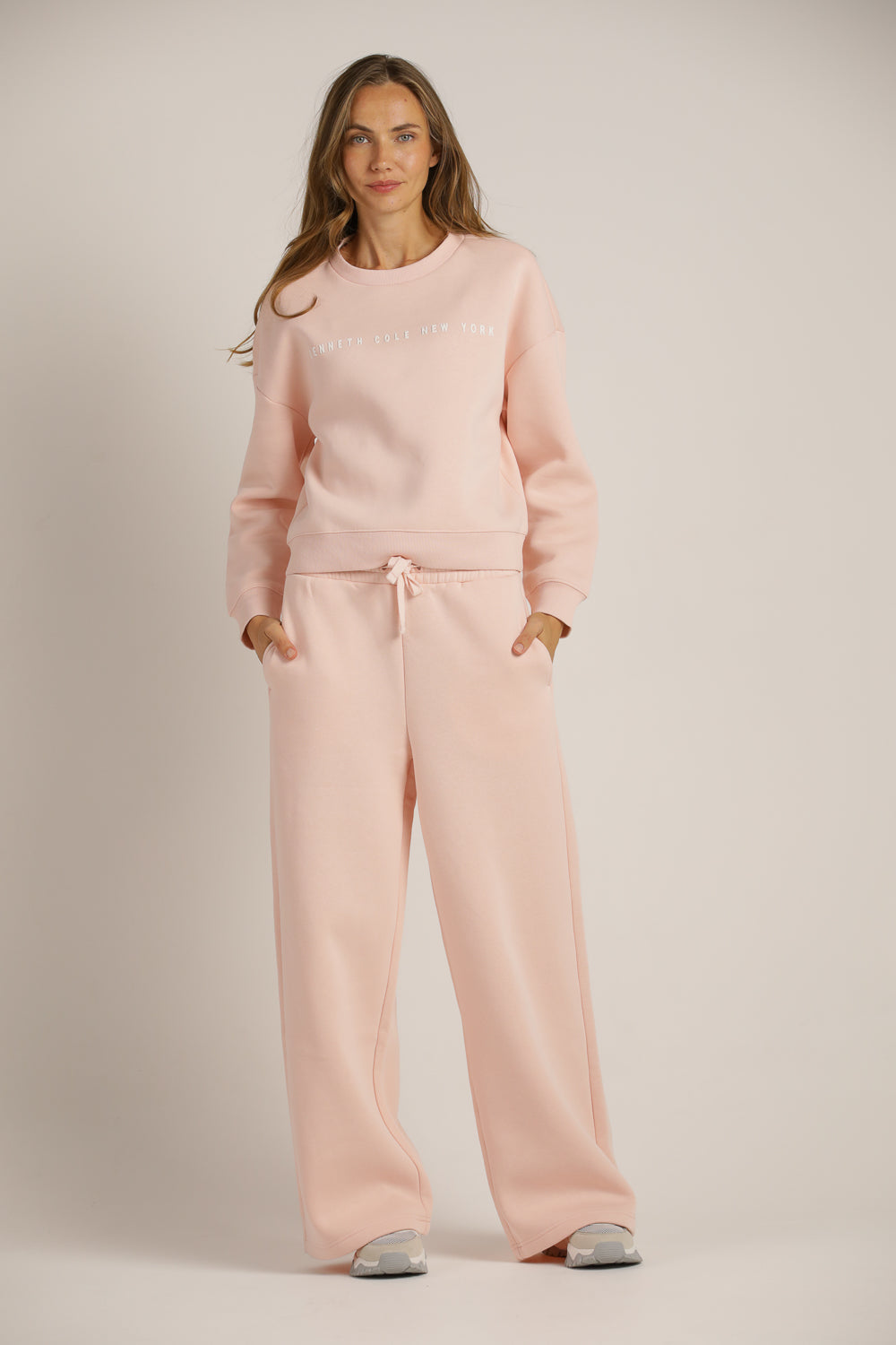 מכנסיים אורכים בגזרה רחבה | קנת קול